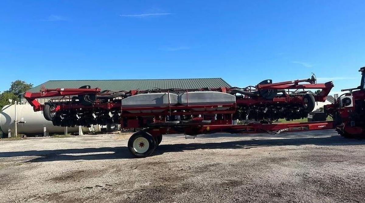 Used 2010 CASE IH 1240 Planter