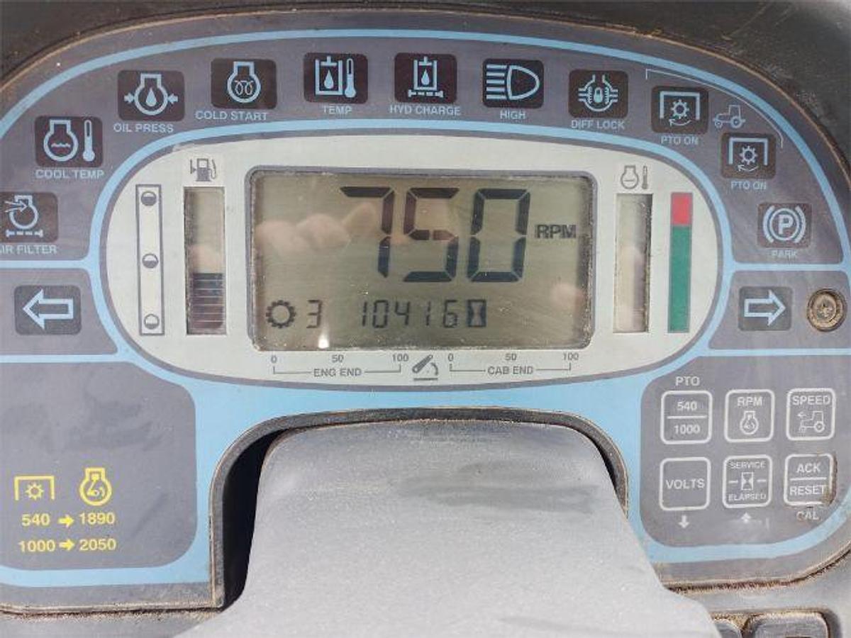 Used 2002 NEW HOLLAND TV140