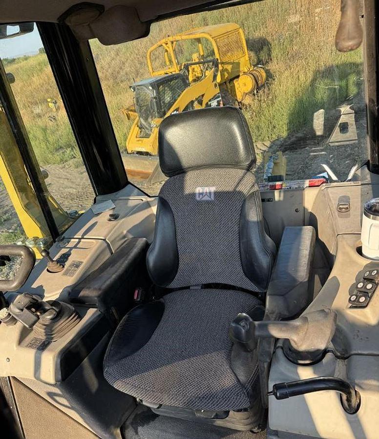 Used 2015 Caterpillar D6N LGP Skid Steer