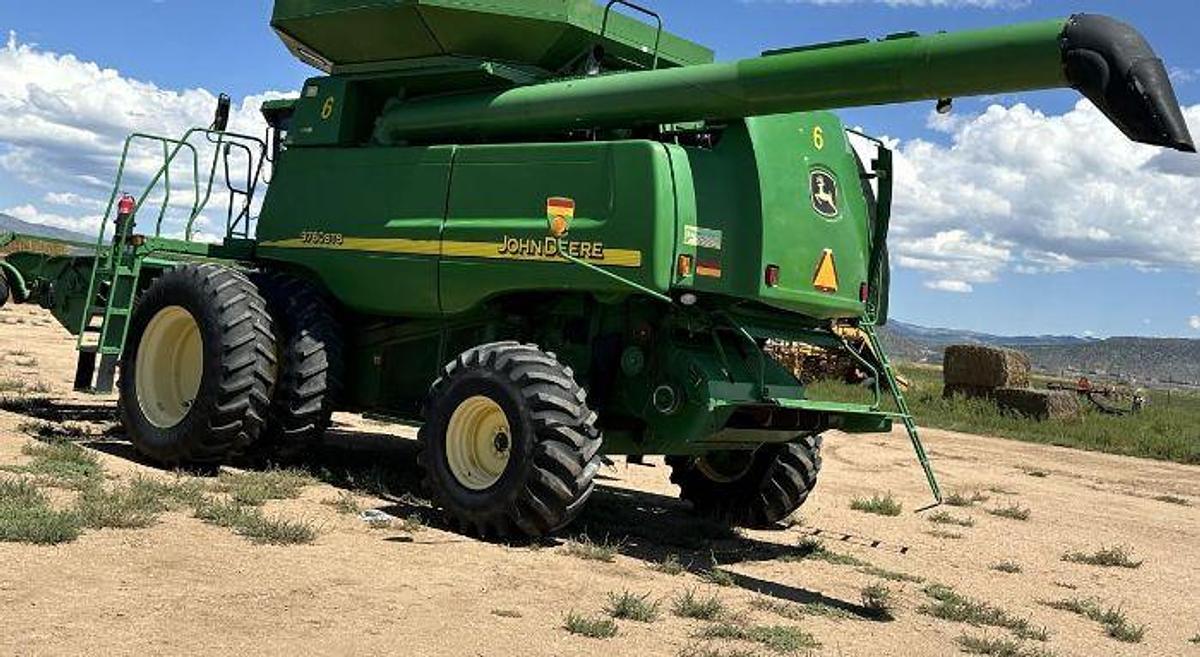 Used 2007 JOHN DEERE 9760 STS
