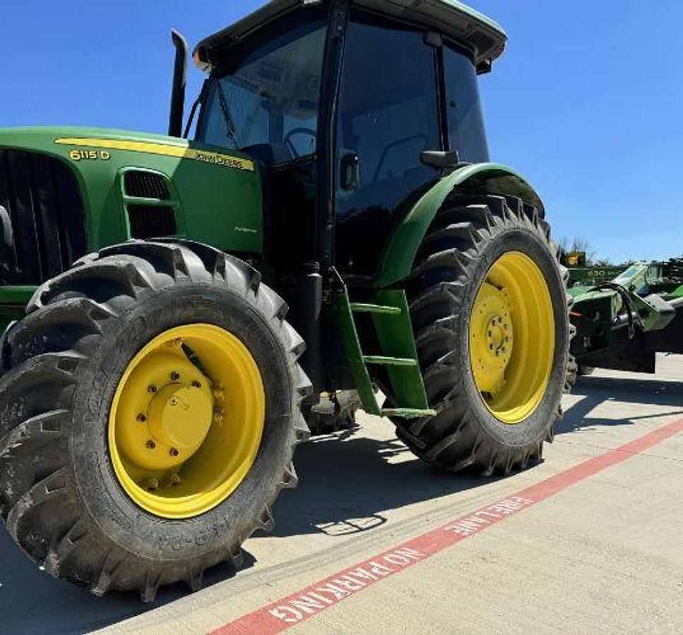 Used 2009 JOHN DEERE 6115D