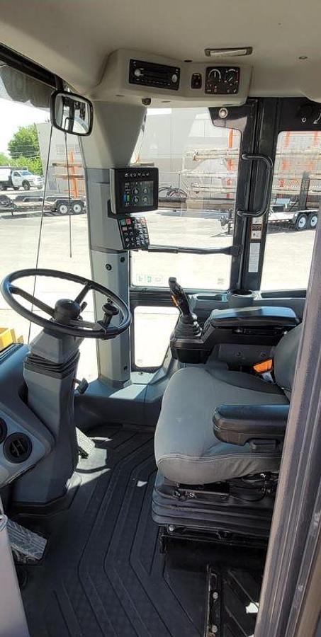 Used 2019 Deere 544L