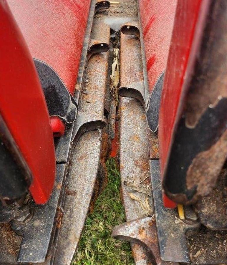 Used 2006 Case IH 2412 Row Crop Header