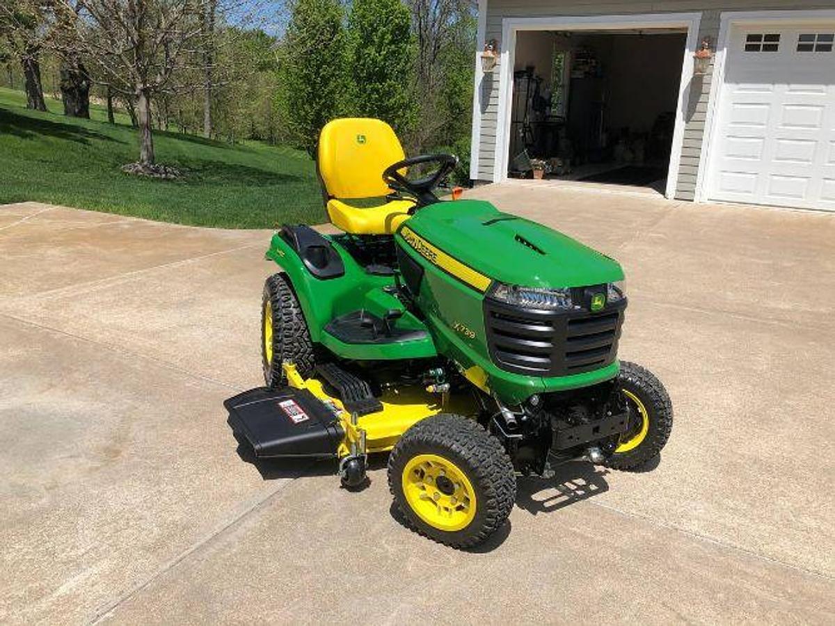 Used 2020 JOHN DEERE X739