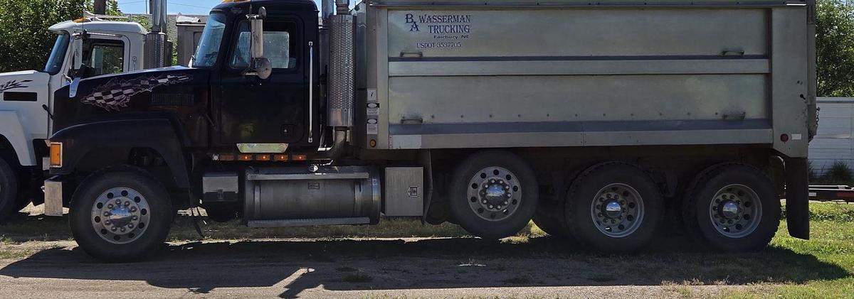Used 2001 Mack CH613