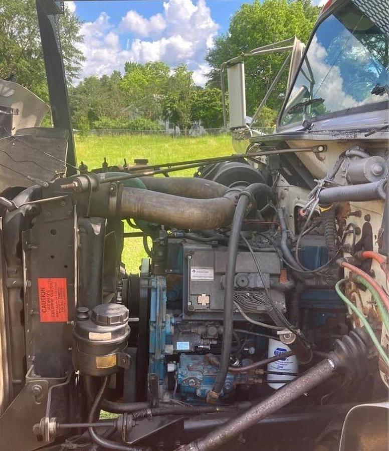 Used 2000 Elliott H110 Boom Truck (Mounted on International 4900)