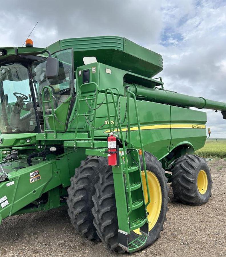 Used 2013 John Deere S670 Combine