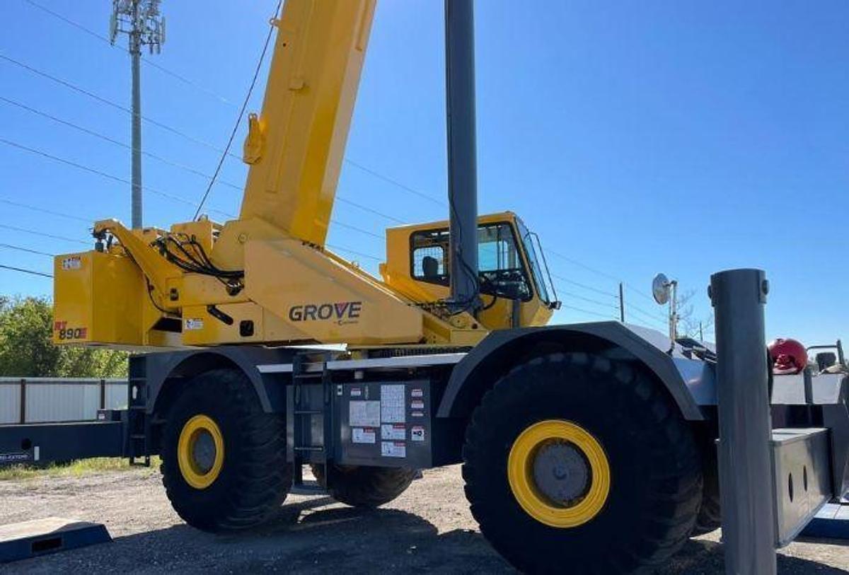 Used 2008 Grove RT890E