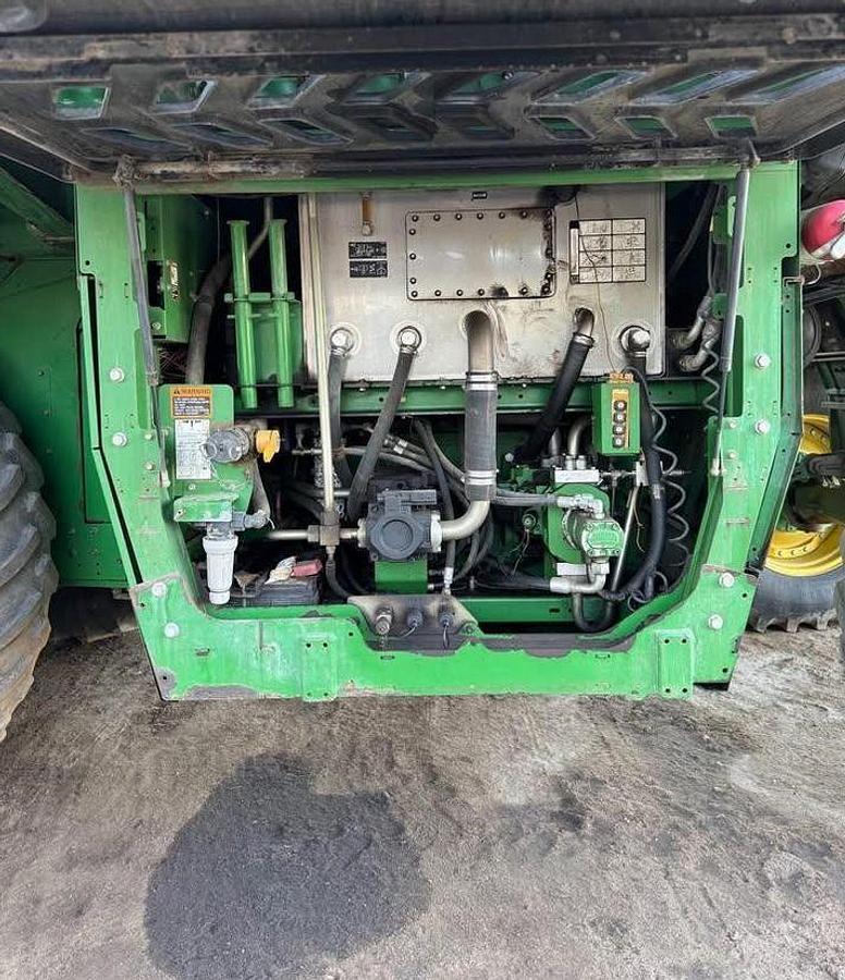 Used 2011 JOHN DEERE 7760 Harvester