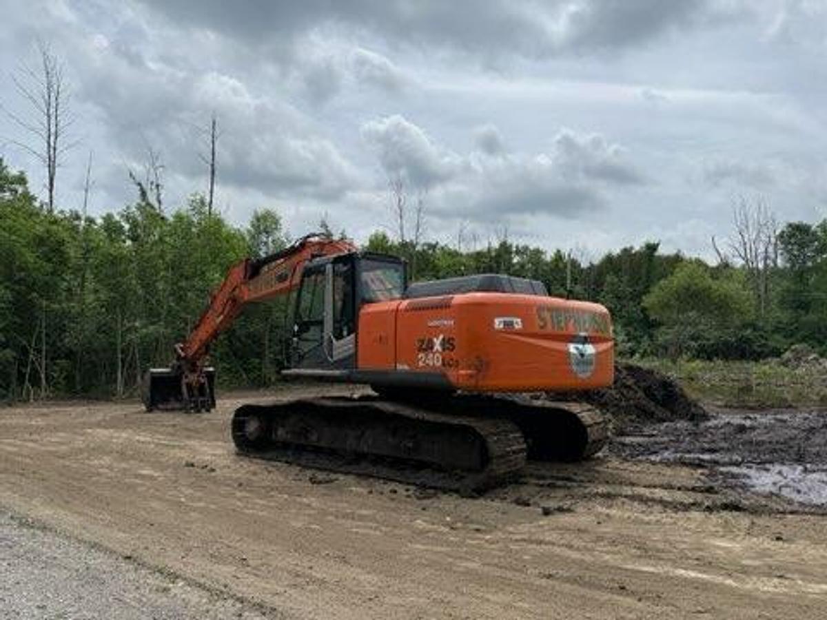 Used 2008 Hitachi Z-axis 240L3T Excavator