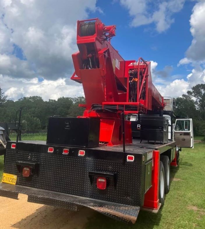 2000 International Elliott H110 Mounted On 2000 International 4900