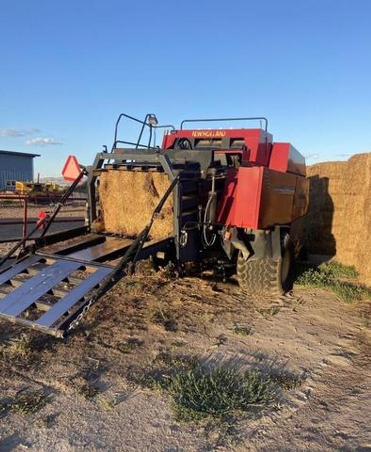 Used 2001 New Holland BB960 Square Baler