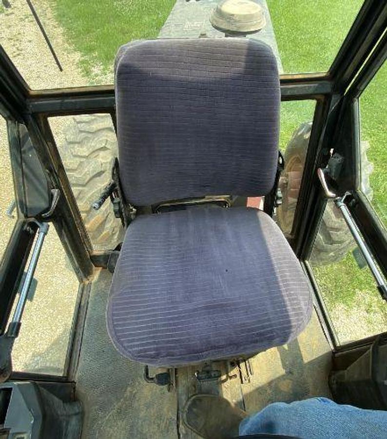 Used 1988 VERSATILE 276