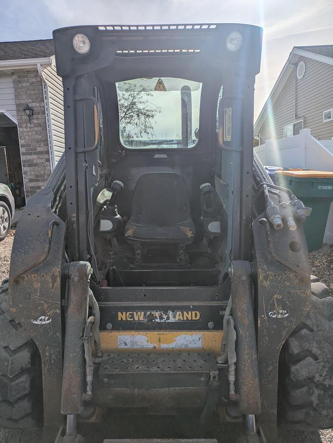 Used 2011 New Holand L225 Skid Steer