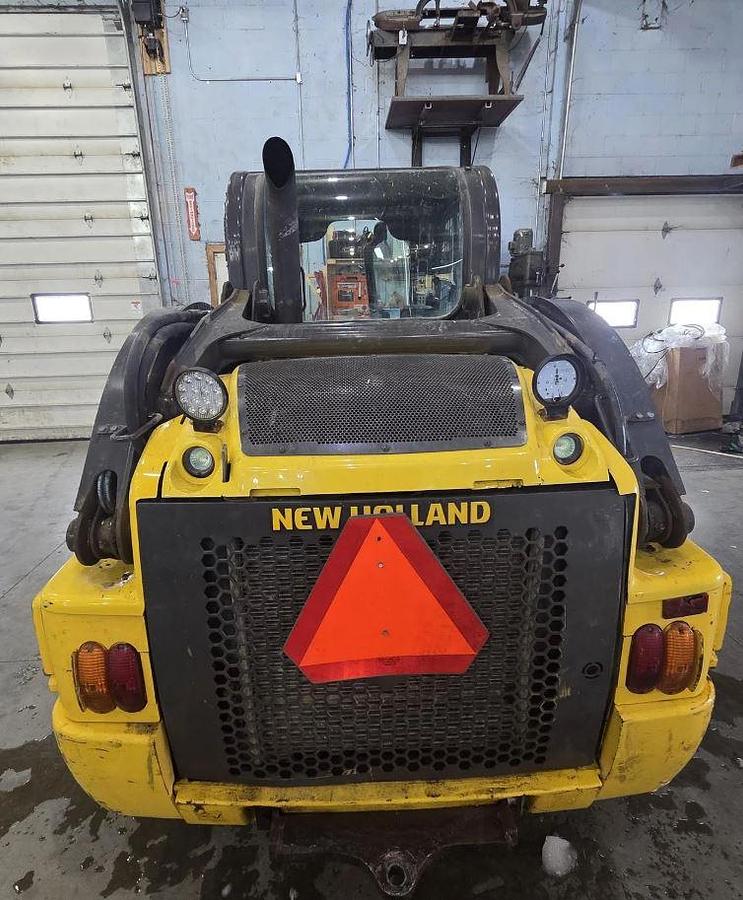 Used 2011 New Holland L220