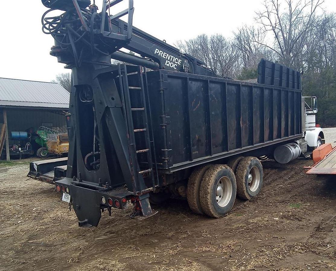 Used 1984 KENWORTH W900 Grapple Truck