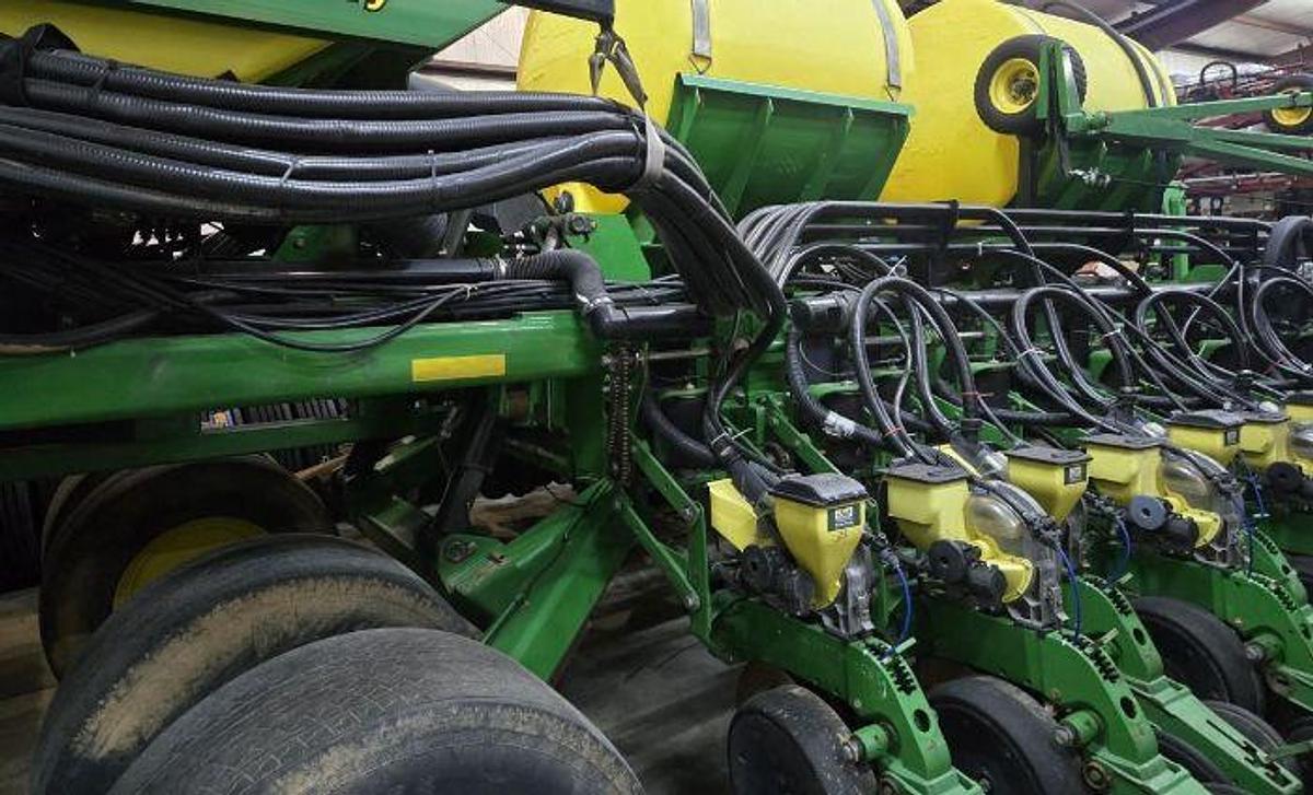 Used 2009 JOHN DEERE DB60