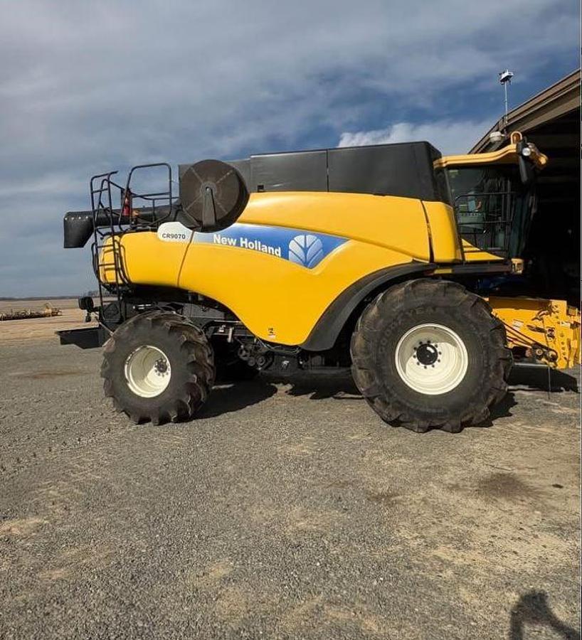 Used 2010 New Holland 9070