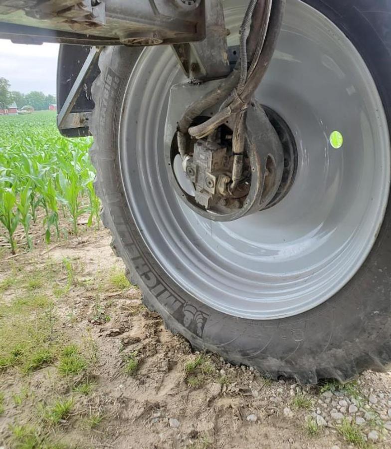 Used 2021 ROGATOR RG1100C Self-Propelled Sprayer