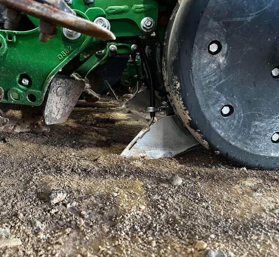 Used 2020 JOHN DEERE DR12 Planter