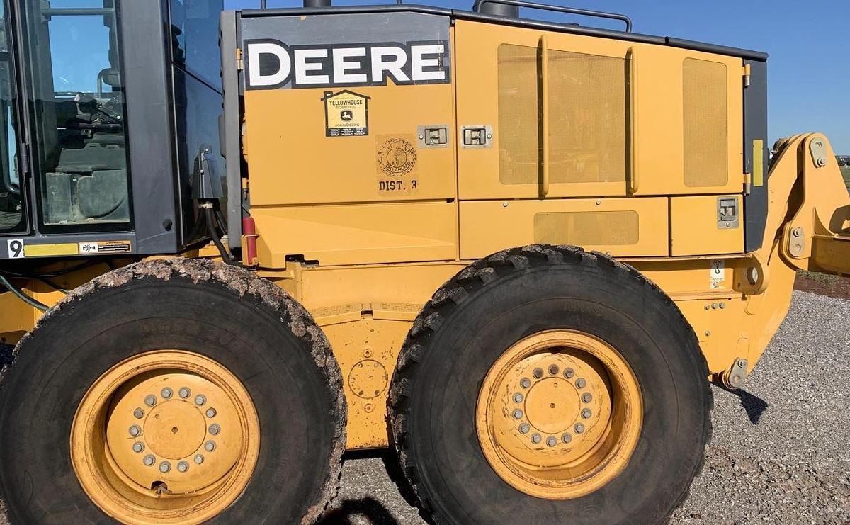 Used 2011 DEERE 672G (Remanufactured 2017)