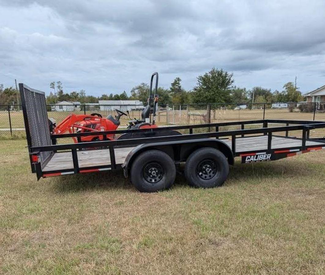 Used 2023 Kioti Cs2220 Tractor