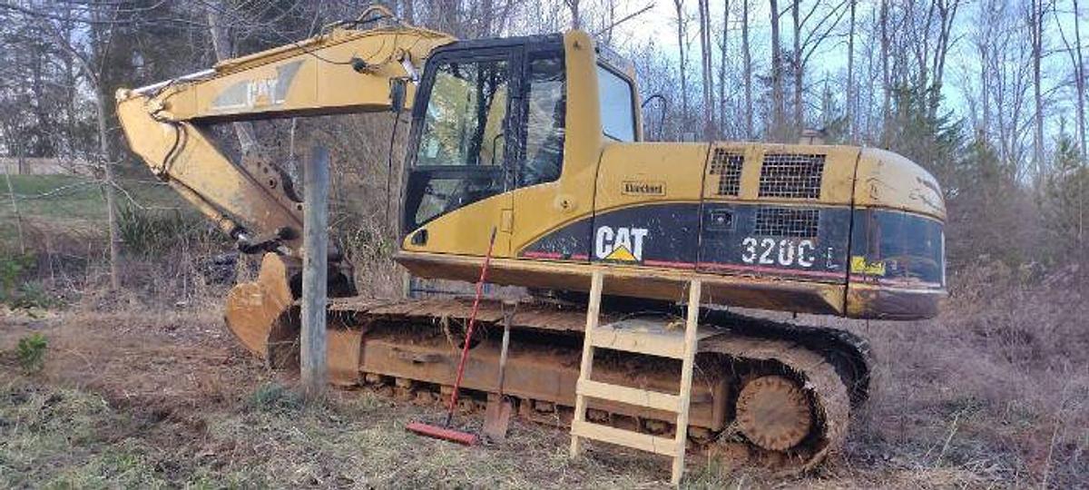 Used 2005 Caterpillar 320CL