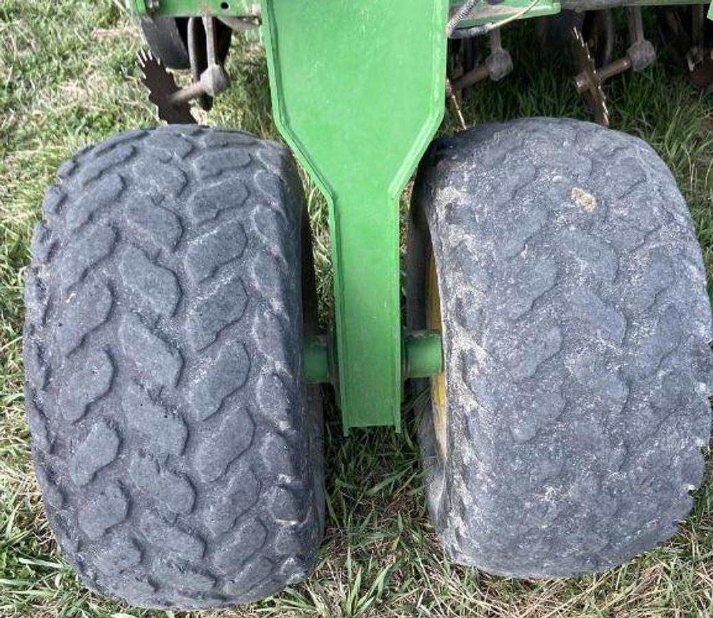 Used 2007 JOHN DEERE 1690 CCS