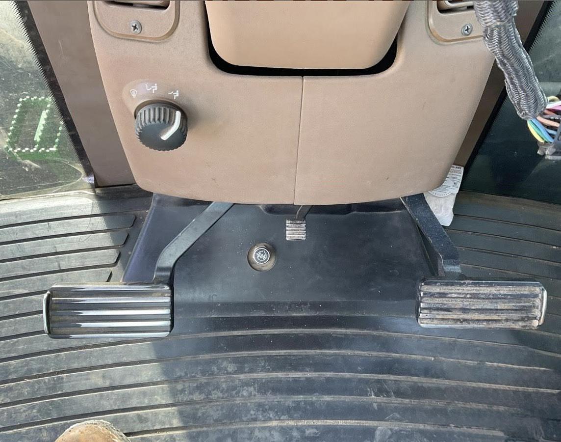 Used 1999 JOHN DEERE 9400 Tractor