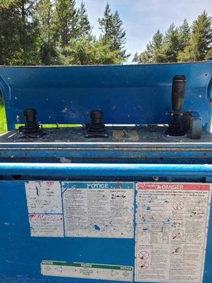 Used 2000 Genie Lift S-60 Boom Lift