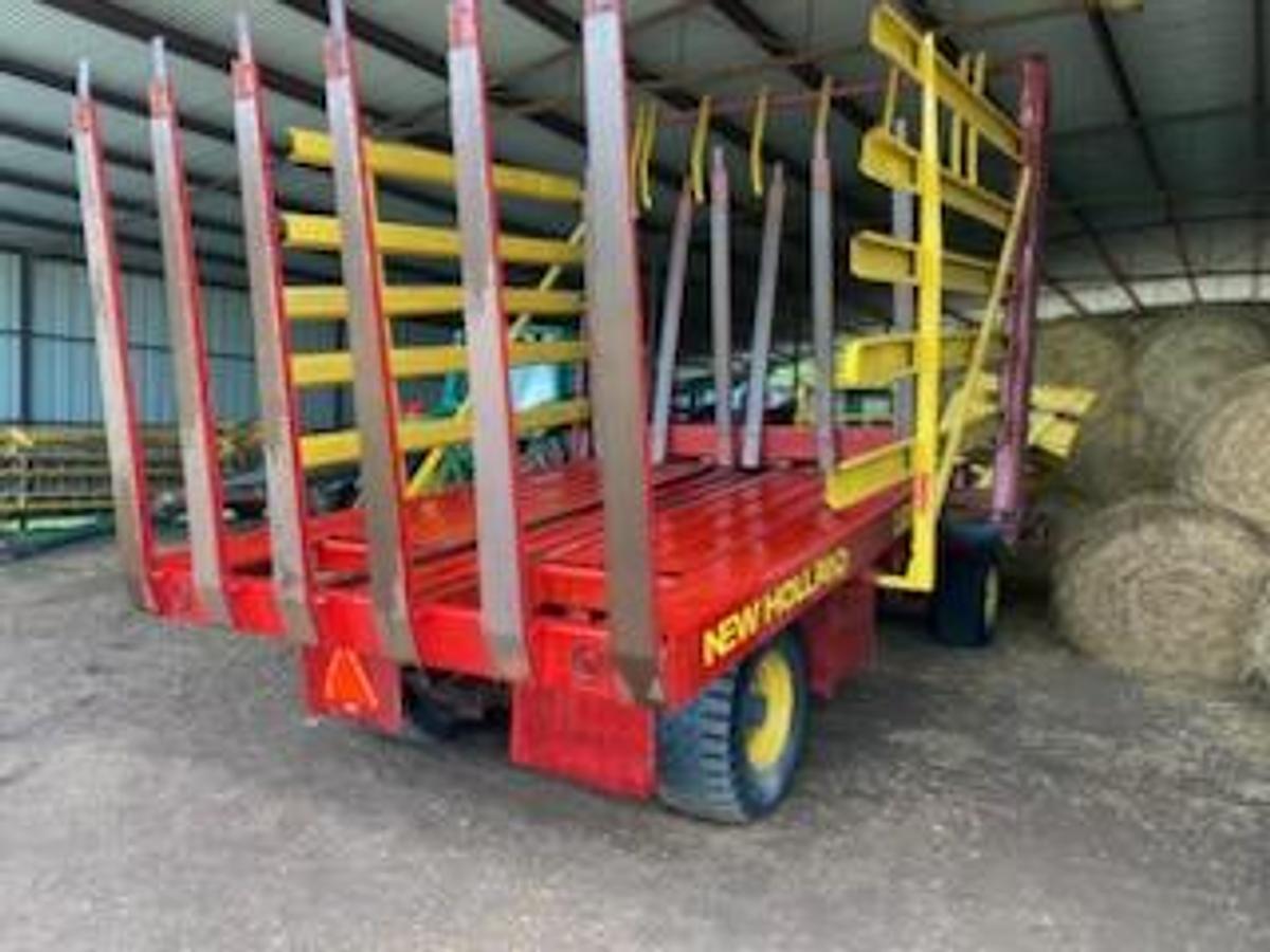 Used 1997 New Holland 1089 Bale Wagon