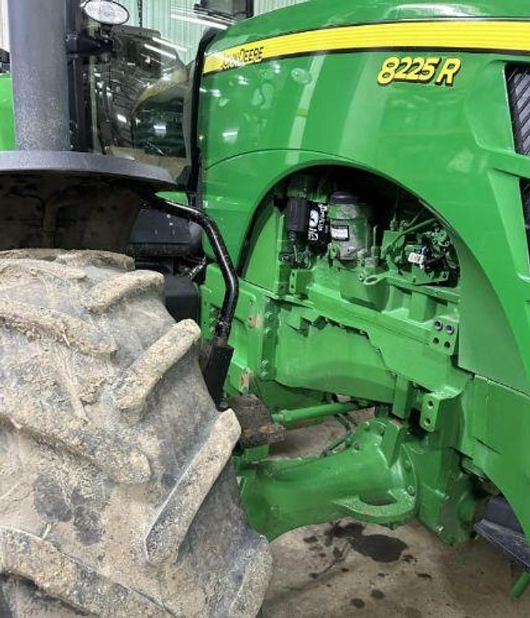 Used 2012 JOHN DEERE 8225R