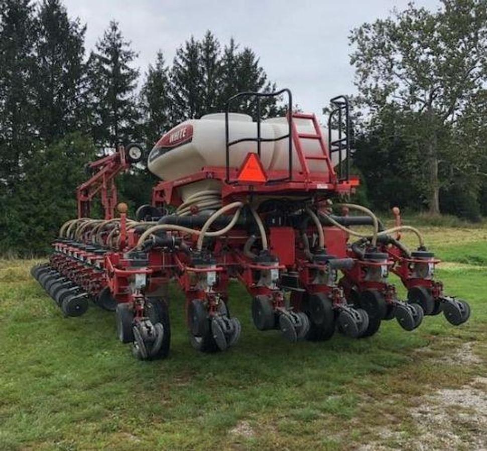 Used 2012 WHITE 8524