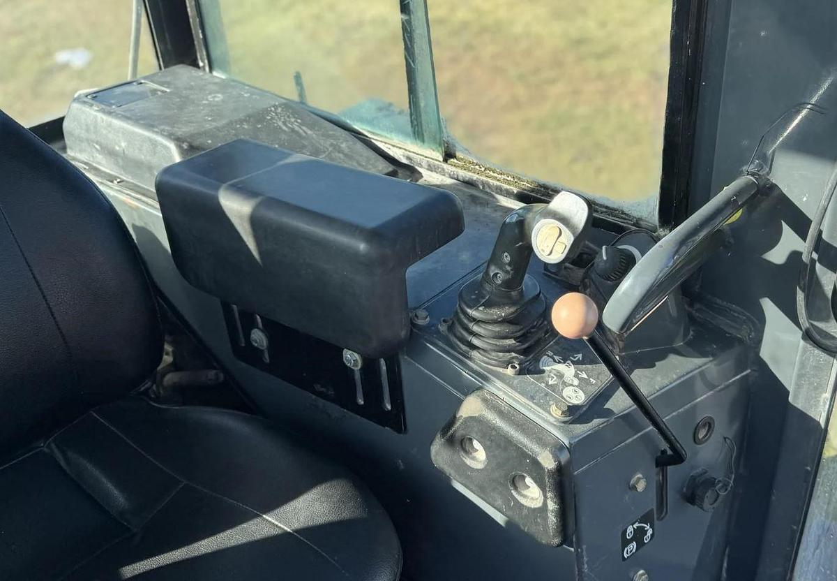 Used 2011 DEERE 700J LGP Crawler Dozer