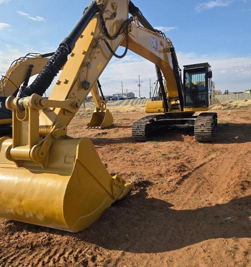 Used 2021 Caterpillar 330