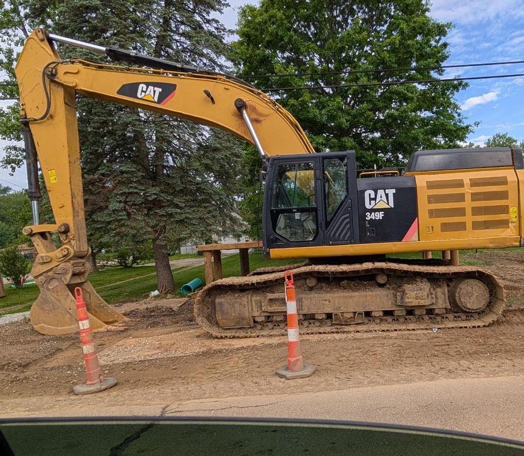 Used 2017 Caterpillar 349FL