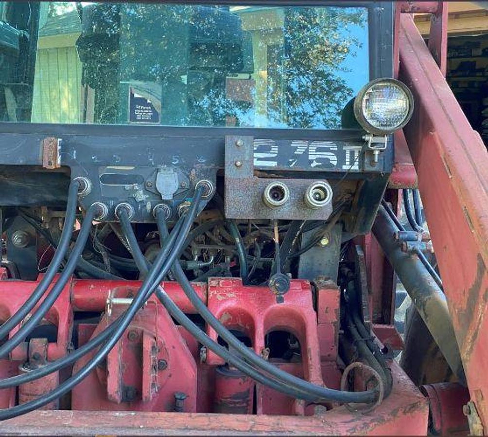 Used 1988 VERSATILE 276