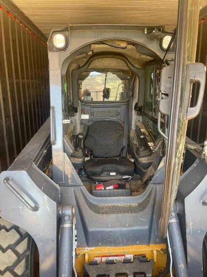 Used 2013 JOHN DEERE 320D Skid Steer Loader