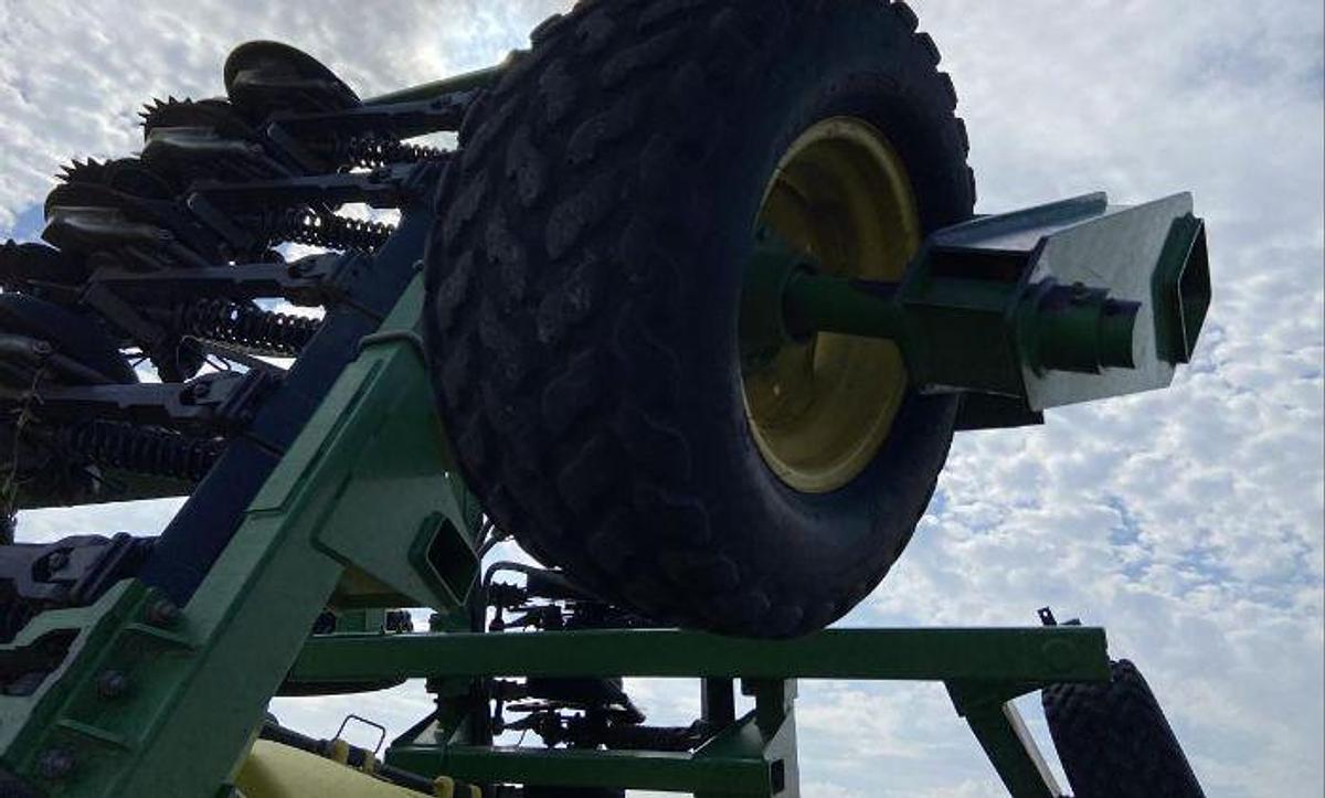 Used 2007 JOHN DEERE 1690 CCS