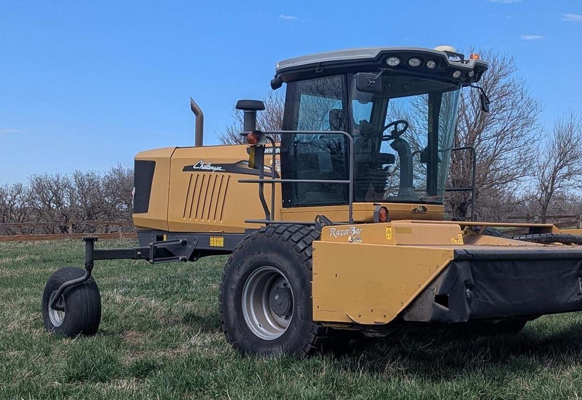 Used 2015 Challenger WR9860 Self-Propelled Windrower
