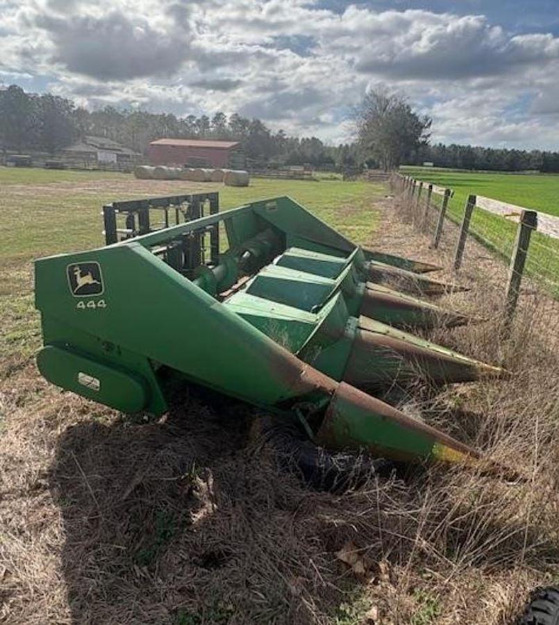 Used 1970 JOHN DEERE 4400 Combine