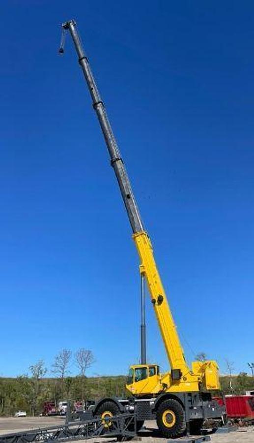 Used 2008 Grove RT890E