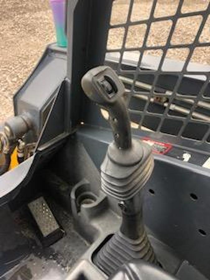 Used 2011 Deere 318D