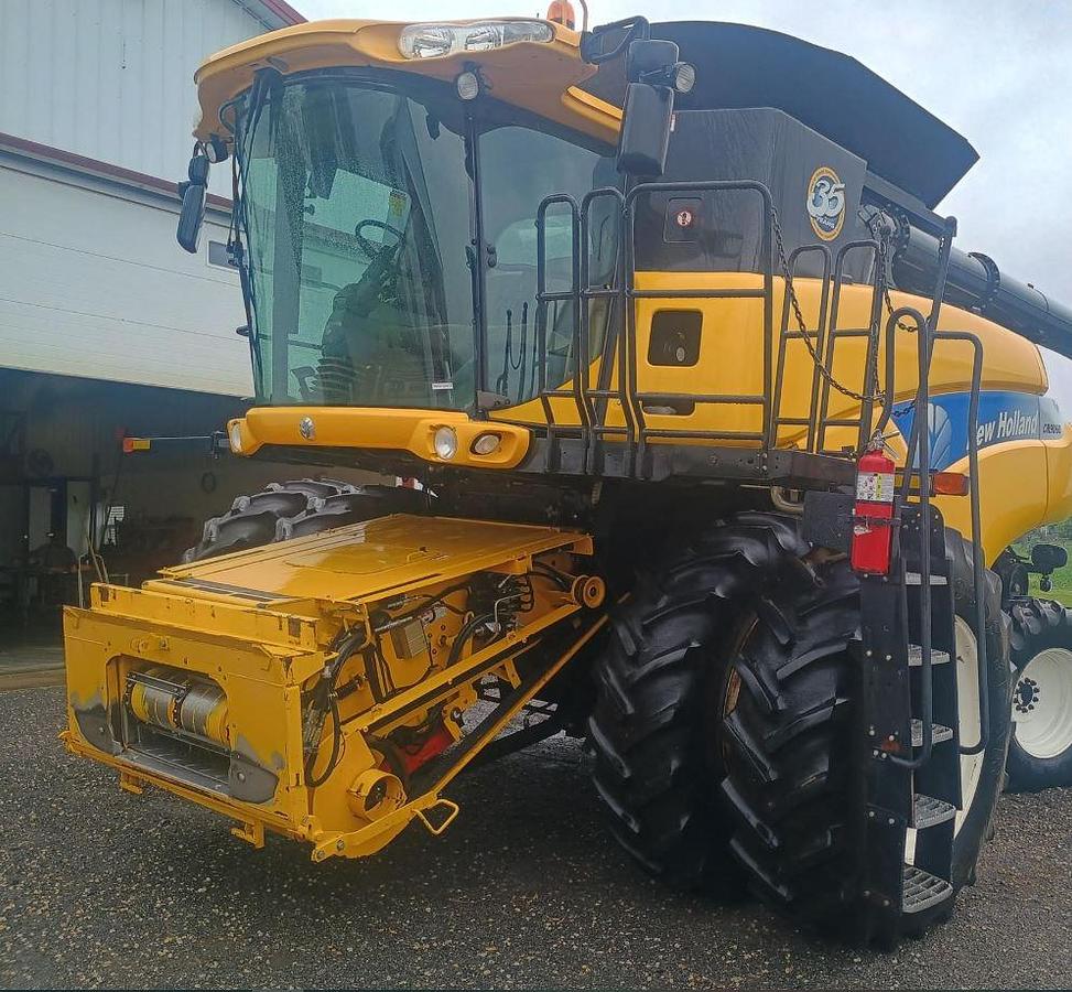 Used 2010 NEW HOLLAND CR9060