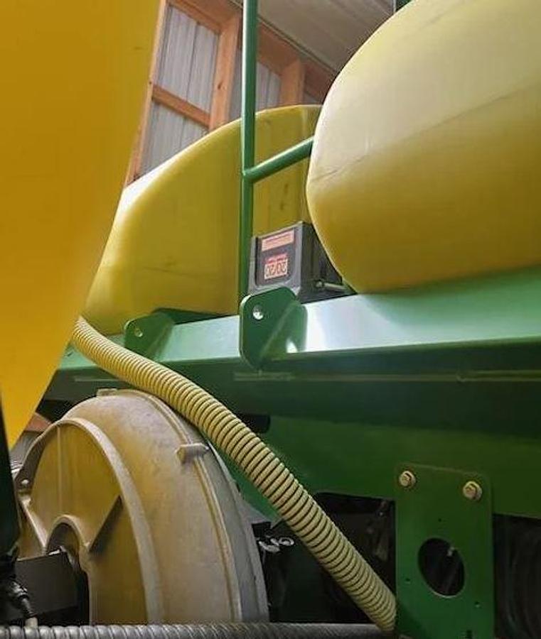 Used 2013 JOHN DEERE 1790 Planter