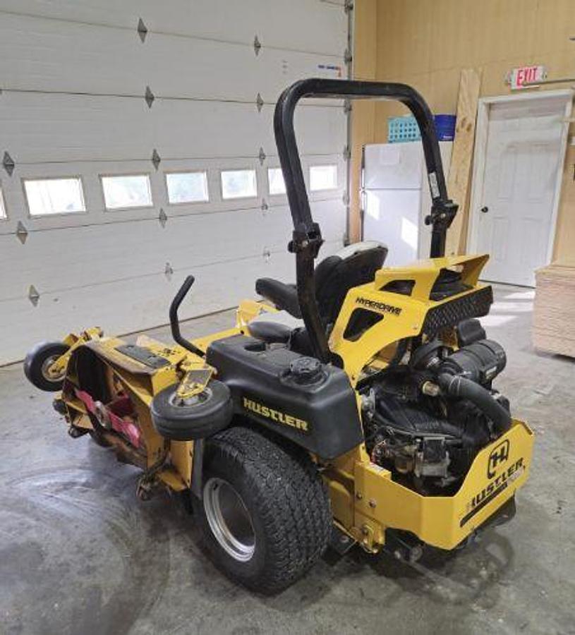 Used 2017 Hustler Super 104