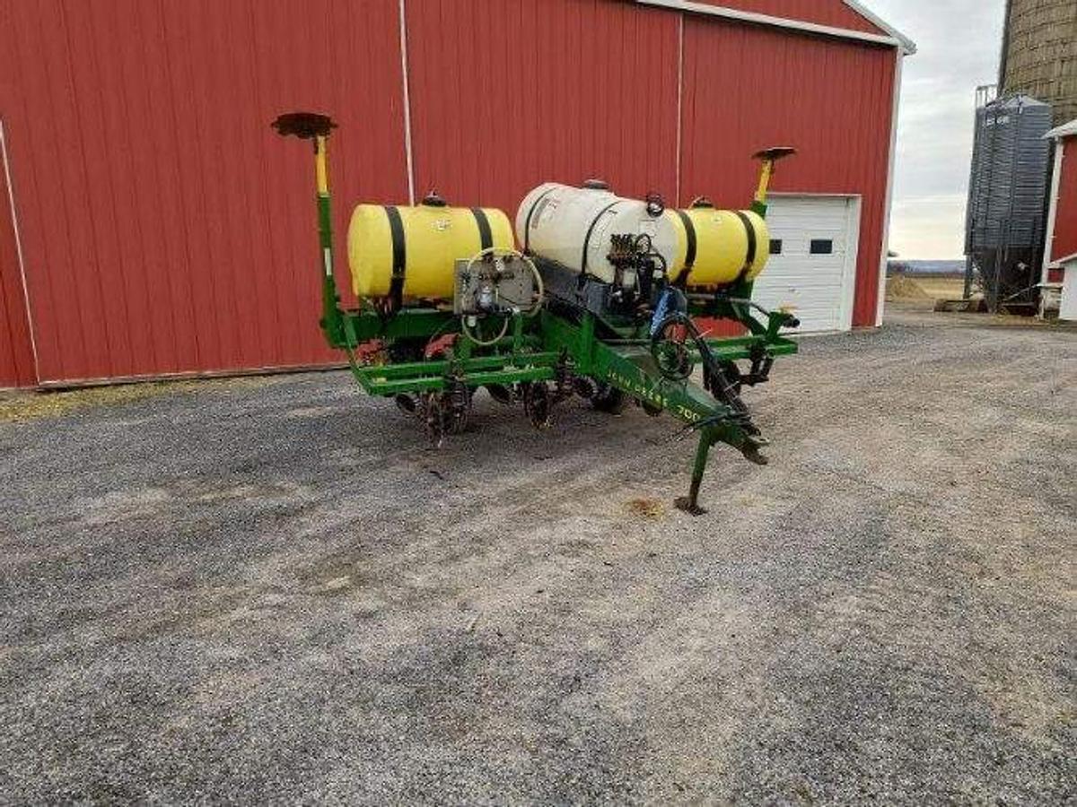 Used 2000 JOHN DEERE 7000 4R-30