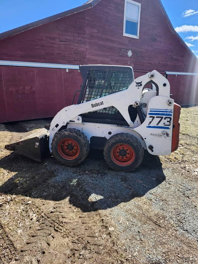 Used 2001 Bobcat 773G w/ Trailer
