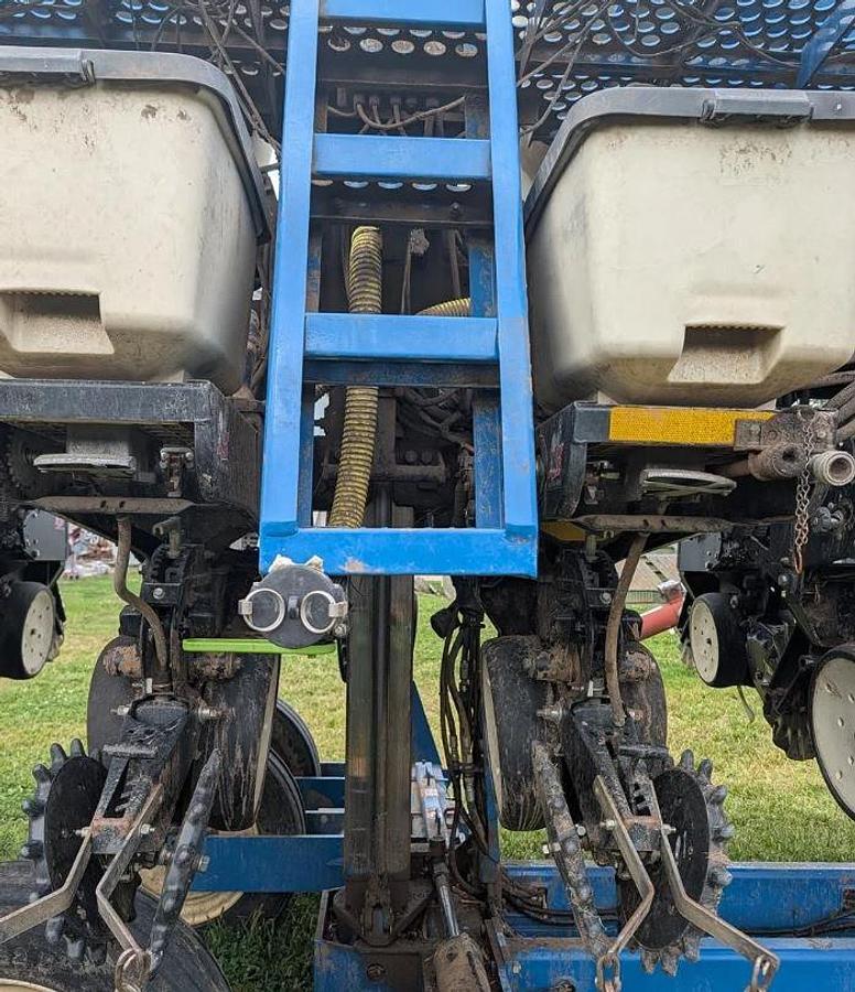 Used 2011 Kinze 3600asd Tractor