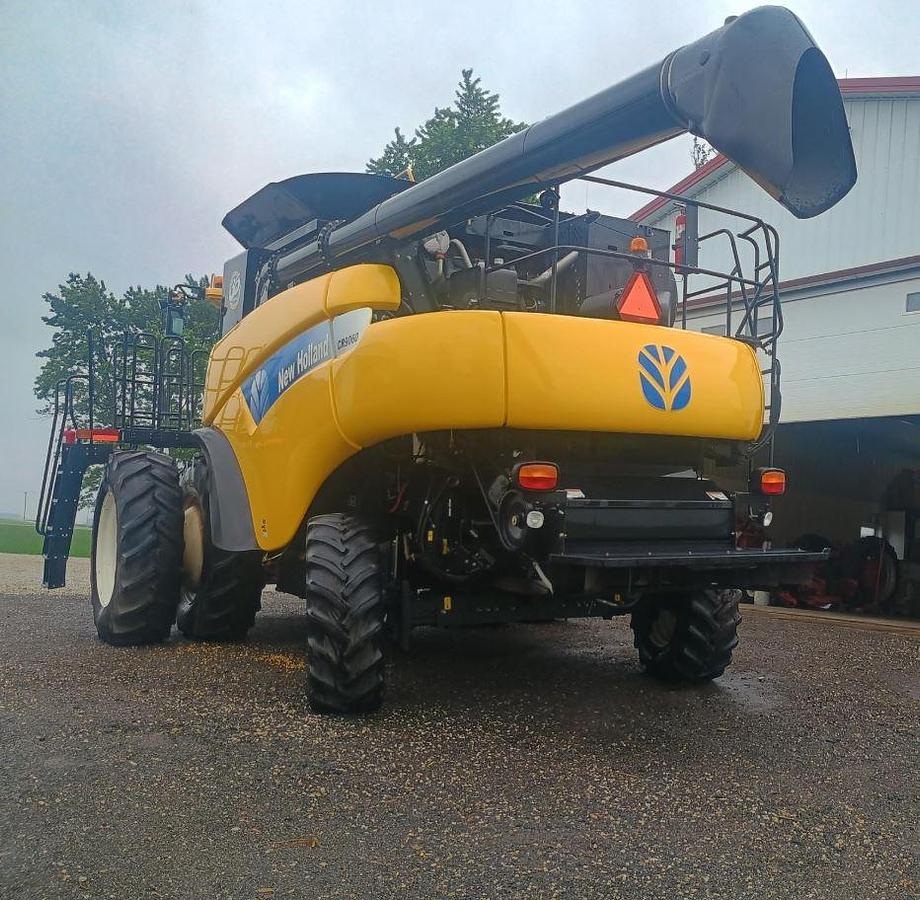 Used 2010 NEW HOLLAND CR9060